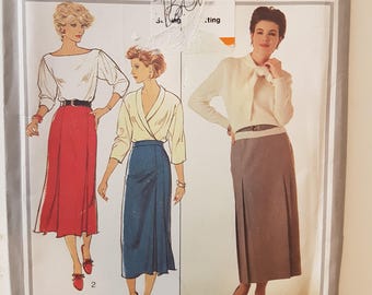 80s Sewing Pattern for Skirt with Inverted Pleats Size 10 Waist 25" (64 cm) Style 4517