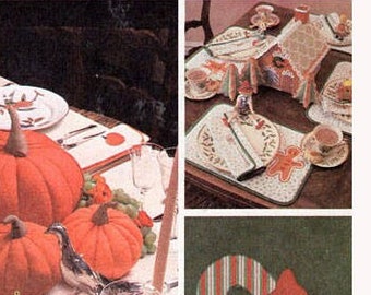 Sewing Pattern for Christmas Tablecloths Runners and Placemats - Wreaths, Pumpkin, Dove & Candy Cane Applique McCalls 7651 G