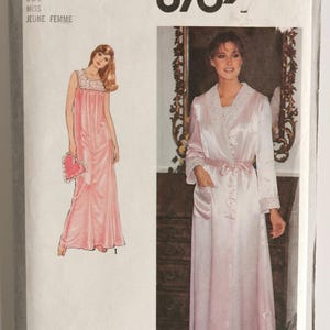 Nightgown Pattern - 70s Vintage Sewing Pattern for Romantic Nightie and Robe - Size 6 & 8, Bust 30.5 and 31.5&quot; - Simplicity 8764