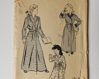 1940s Sewing Pattern for Child's Robe or Housecoat - Tween Teen Size 12 - Chest 30" (76 cm) - Butterick 3945