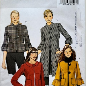 Puede incluir: Patrón de costura Butterick B5253 con cuatro diseños de chaquetas. Las chaquetas incluyen una chaqueta a cuadros, un abrigo de lunares, una chaqueta roja y una chaqueta amarilla con mangas con volantes. El patrón incluye tallas 8-14.
