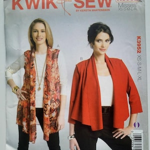 Peut inclure: Un patron de couture "KWIK SEW K3952" avec les tailles XS-S-M-L-XL. L'image présente deux femmes portant différents styles de vestes. L'une est un long gilet avec un motif orange et marron, et l'autre est une veste rouge.
