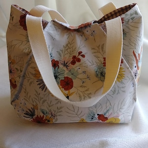Small purse handbag floral with snap closure