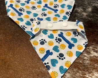 Pet Bandana – Cute Paw Print & Bone Design, Dog/Cat Accessory