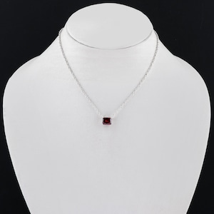 Collar con colgante de granate, collar con piedra roja de corte rectangular, cadena de plata de ley, joya con piedra de nacimiento de enero, regalo para mujer.