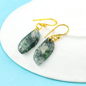 Moss Agate Dangle Earrings – Natural Green Stone Jewelry – Gold Hook Earrings – Handmade Botanical Gift – Crystal Earrings - Birthday Gifts