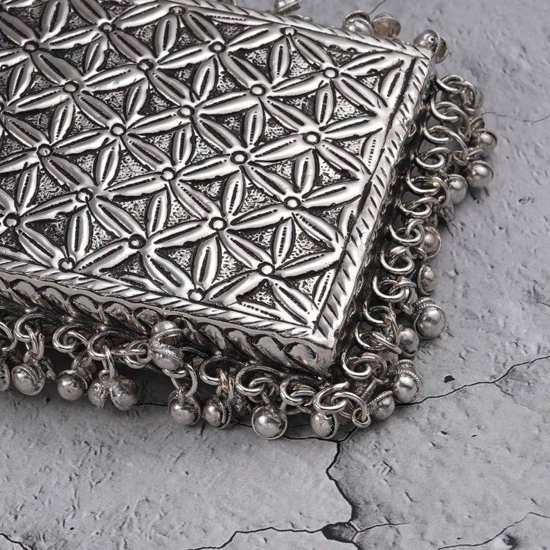 Pochette pour téléphone en cuivre et laiton gravé à la main, sac tribal antique oxydé image 6