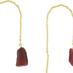 Råa Rubin Threader Örhängen Förgyllda, Naturliga Rubin Ädelstenar Dingla Örhängen, Minimalistiska Threader Smycken, Juli Födelsesten Örhängen