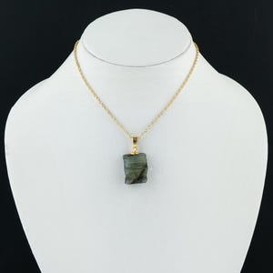 Labradorite Raw Crystal Pendant Necklace, Natural Healing Stone Jewelry, Iridescent Gemstone Gift for Women, Protection Necklace  For Her