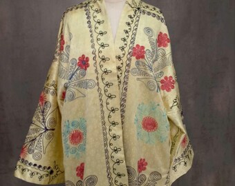 Reversible usbekische Suzani Robe. Vintage bestickter Kaftan mit Ikat. Boho Kimono Mantel. Tragbare Kunst