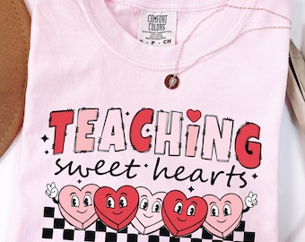 Camiseta de San Valentín para maestros, camiseta con corazones dulces para enseñar, sudadera de San Valentín para maestros, regalo de San Valentín para maestros, camiseta de "Maestro amado"