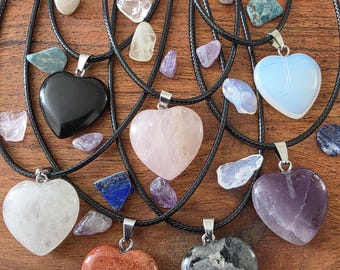 Ciondolo con cuore di cristallo e pietre preziose: quarzo rosa, ametista, ossidiana, labradorite, opale - Regalo