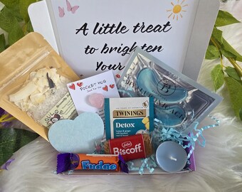 Self-Care Geschenkbox: Aromatherapie-Badesalz, Kristallherz & Leckereien
