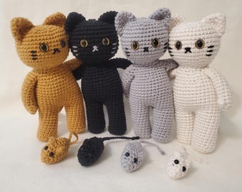 Posable thumbs up crochet cat doll with a matching mouse pet - approx 8 inches tall