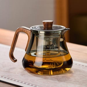 Teiera in vetro da 950 ml realizzata a mano con infusore, resistente al calore e adatta ai fornelli per il tè sfuso, set da tè moderno e minimalista, regalo perfetto per lei.