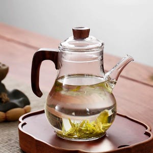 Vintage glass teapot, mini glass teapot, teapot suitable for brewing green tea, heat-resistant glass teapot, tea and water separation teapot
