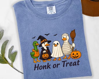 Honk or Treat Halloween Goose Shirt: Funny Retro Fall Costume Tee