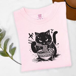 Noodle Cat Shirt, Ramen Cat Shirt,Cat Mom Shirt,Pissed of Cat Tee,Cat Tee, Cat Lover Shirt,Retro Cat Tees,Black Cat Noodle,Japanese Shirt