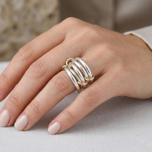 Anillo liso de plata 925, conjunto de 5 piezas, joyería llamativa apilable, anillo Orbit de metales mixtos, regalo para ella.