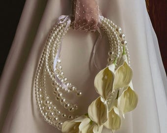 Handmade Pearl Handle Calla Lily Bouquet: Modern Bridal Accessory