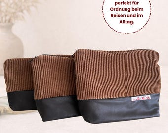 Bag set for organization while traveling and in everyday life.
