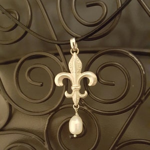 Fleur De Lis Pendant with Pearl