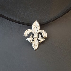 Intricate Sterling Silver Fleur de Lis Pendant
