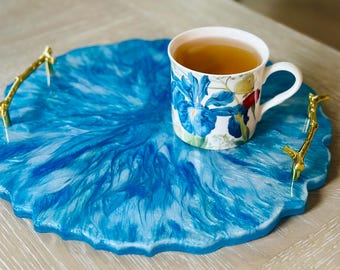 Bandeja de resina epoxi con asas doradas: decoración para bodas y inauguraciones