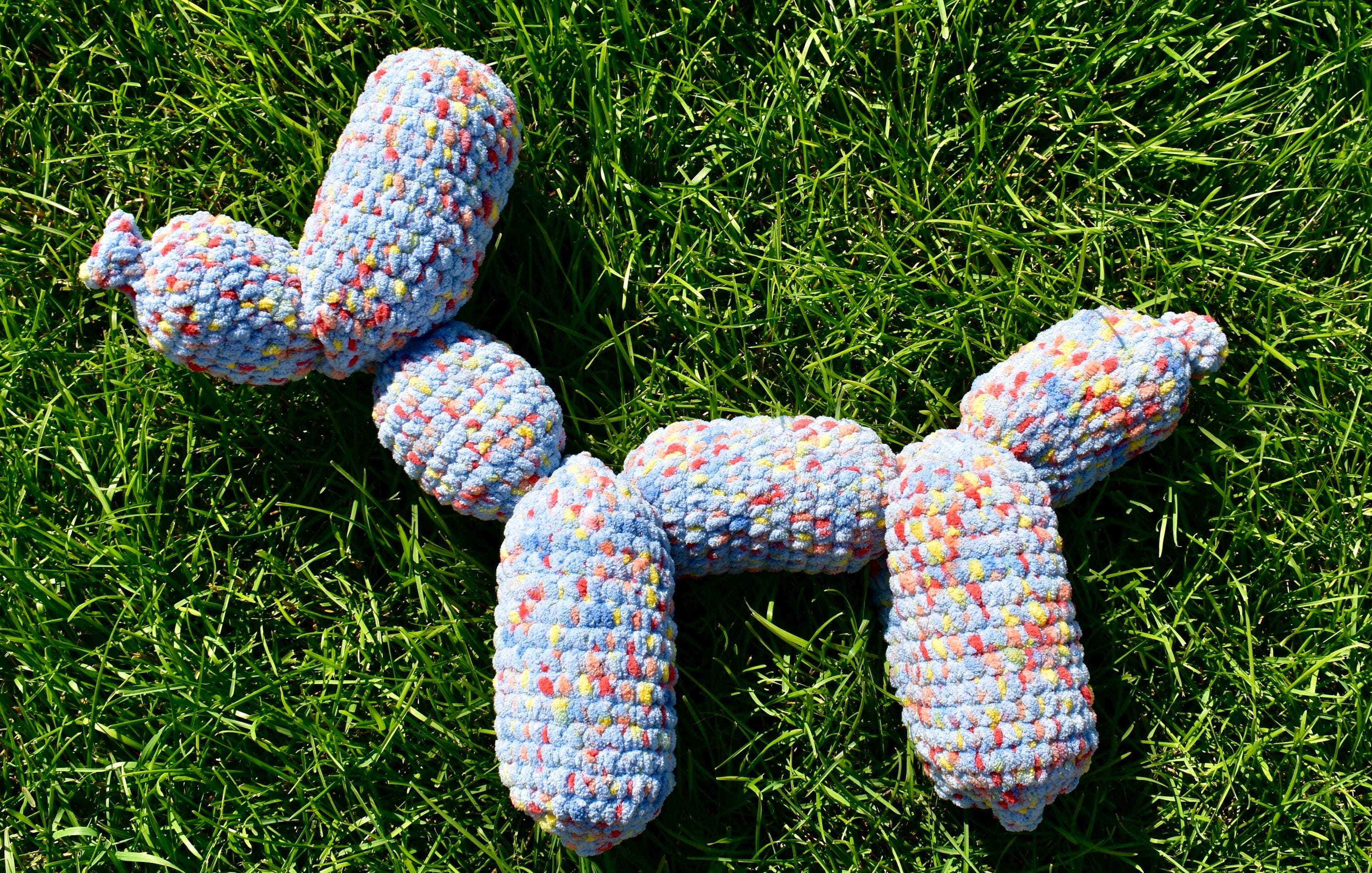10 Balloon Dog Crochet Patterns for Adorable Toys, Decor, and Gifts 9 Extra Large Crochet Balloon Dog