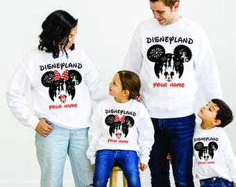 Suéter familiar personalizado de Disneyland París, vacaciones familiares en grupo, suéter con nombre personalizado de Mickey y sus amigos, suéter unisex para niños.
