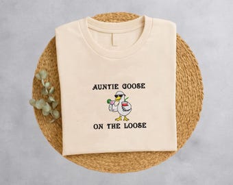 Camiseta bordada "Tía Ganso" suelta, camiseta divertida para tía, regalo genial para tía, camiseta divertida para el brunch, club de tías geniales, atuendo peculiar para tía