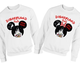 Spersonalizowany rodzinny sweter Disneyland Paris, grupowy rodzinny wyjazd wakacyjny 2026, spersonalizowany sweter z imieniem Disneyland 2026, top dla dorosłych unisex dla dzieci