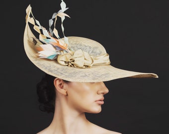 Cream percher hat. Wear to the races, or a speacial occasion