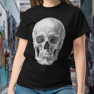 Grinning Skull T-Shirt – Unisex