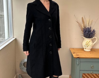 Klasyczny czarny wełniany płaszcz | Minimalistyczny długi płaszcz damski | Klasyczny trencz zapinany na guziki | Elegancki zimowy płaszcz | Długi wełniany płaszcz z lat 90. |