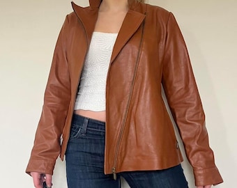 Chaqueta de cuero marrón para mujer – Blazer vintage de cuero genuino de los 90 – Abrigo de cuero estilo boho Y2K – Chaqueta asimétrica con cremallera