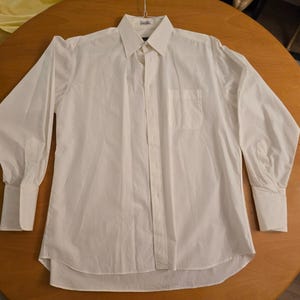 Saks Fifth Avenue Men&#39;s Dress Shirt - Size 16.5 33