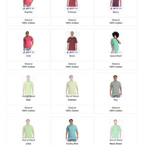 K&ouml;nnte beinhalten: Eine Auswahl an T-Shirts in verschiedenen Farben, darunter Rot, Gr&uuml;n und Blau. Jedes Shirt wird von einer Person getragen und mit Farbbezeichnungen wie 'Paprika' und 'Chalky Mint' versehen. Text: "JIFFY 1st". Material: 100 % Baumwolle.