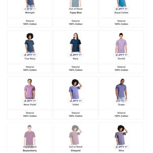 K&ouml;nnte beinhalten: Eine Auswahl an JIFFY 1st T-Shirts in Farben wie Midnight, Topaz Blue, Royal Caribe, True Navy, Navy, Orchid, Neon Violet, Violet, Grape, Boysenberry, Vineyard und Wine. Das Material ist 100% Baumwolle. Verschiedene Farben werden gezeigt.