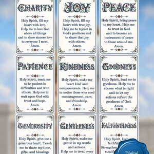 Puede incluir: Un conjunto de nueve tarjetas rectangulares tituladas 12 Fruits of the Holy Spirit, que contienen oraciones para la caridad, alegría, paz, paciencia, bondad, rectitud, generosidad, gentileza y fidelidad, decoradas con bordes florales.
