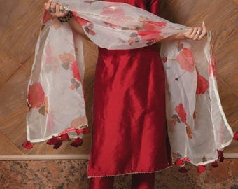 Ensemble costume en taffetas de soie bordeaux avec dupatta en organza à imprimé floral numérique | Tenue ethnique indienne élégante | Ensemble pantalon kurta pour mariage et fêtes | Cadeau