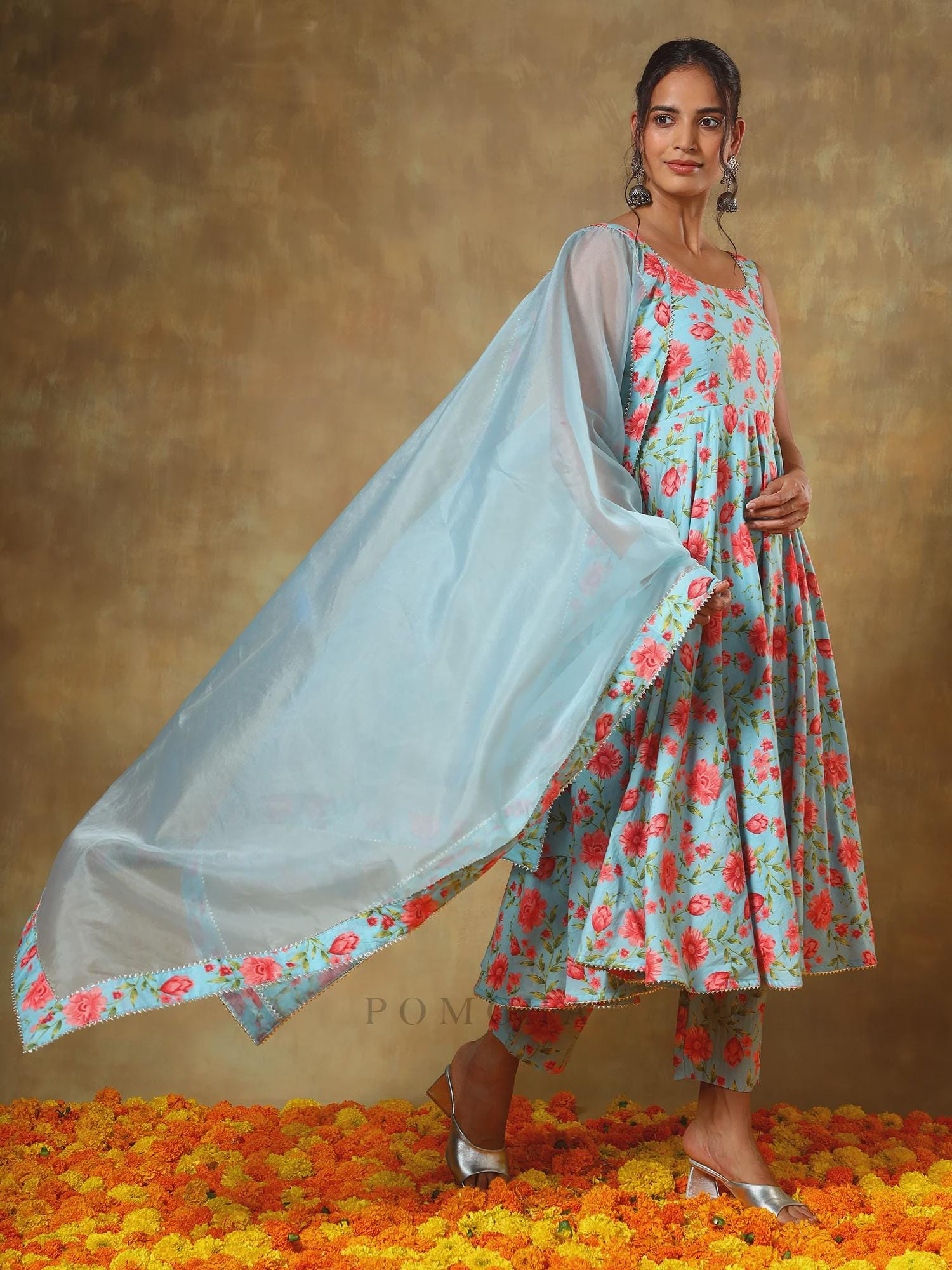 Kurti Anarkali Georgette Avec Dupatta - Robe Indienne Traditionnelle Femme, Col V, Manches 3/4, Dentelle Dorée