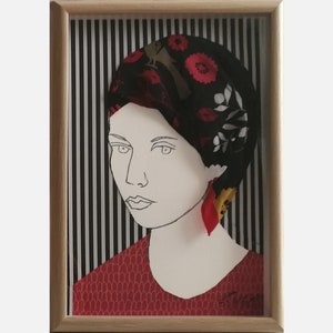 Collage Art Originale, Opera d'Arte Unica nel Suo Genere, Fantastico Regalo Super Originale, Donna con Sciarpa di Seta, Pronta da Appendere, Arte in collage.