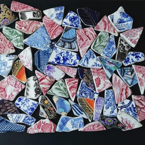 Tumlade porslinsskärvor i bulk | Odlade havskeramiska bitar 2,5 - 3,8 cm | Flerfärgade vintagekeramiska skärvor för smycken, hantverk, mosaik