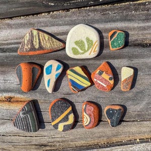 Conjunto de 12 fragmentos de cerámica marina auténtica / Hallazgos raros de playa del Mar Negro