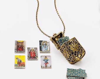 Collier pendentif cage à cartes de tarot - Cadeau pour elle ou lui - Anniversaire, Noël, Bijou spirituel vintage en or antique - Femme ou homme