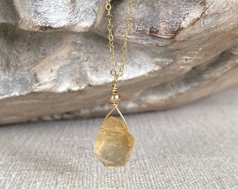 Small Raw Citrine Necklace Gold, Yellow Gemstone Layering Necklace for Women, November Birthstone Gifts for Her