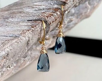 Boucles d'oreilles pendantes avec topaze bleue enroulée de fil, boucles d'oreilles pendantes en gold filled ou en argent sterling avec pierres précieuses, cadeaux bijoux pour elle