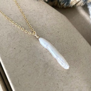 バロックビワパールネックレス • 淡水スティックパールペンダント • 14Kゴールドフィルドレイヤーネックレス • 6月の誕生石ジュエリー • ミニマリストギフト