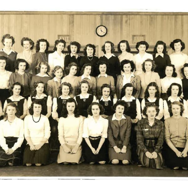 Female Class Photo Sepia 1960 Digital Vintage School, Girls, Teenagers, Decoupage, Art Journal, Antiques, Beehive, Cat-Eye Glasses Printable